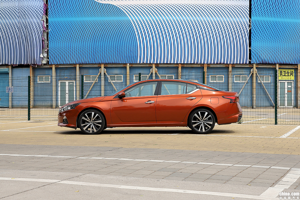 天籁  2019款 2.0T XV AD1 智尊领航 外观