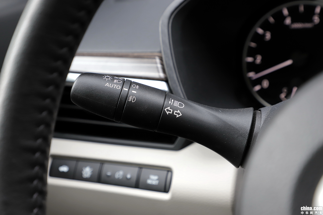 天籁  2019款 2.0T XV AD1 智尊领航 内饰