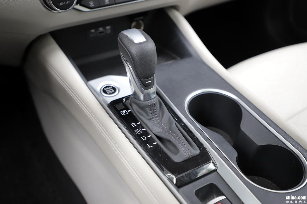 天籁  2019款 2.0T XV AD1 智尊领航 内饰