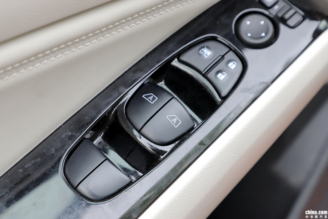 天籁  2019款 2.0T XV AD1 智尊领航 内饰