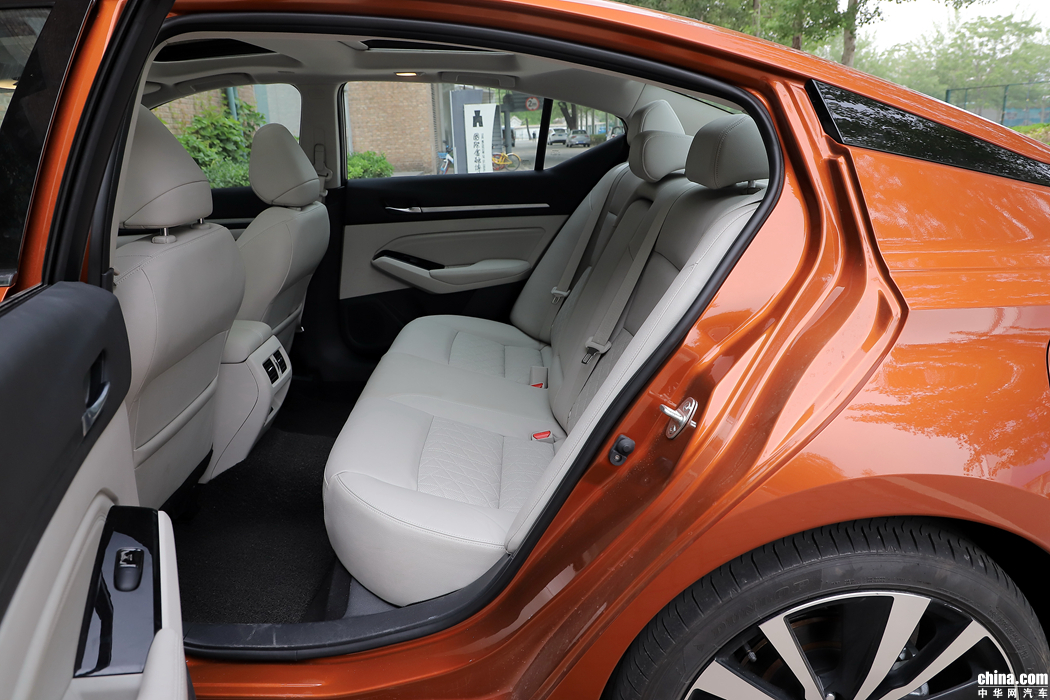 天籁  2019款 2.0T XV AD1 智尊领航 空间