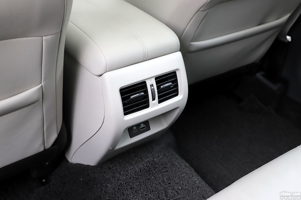 天籁  2019款 2.0T XV AD1 智尊领航 空间