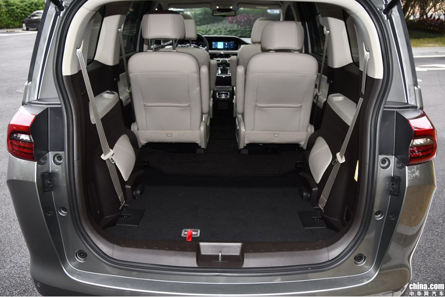 既能带娃又能载货可还行？五款高热度MPV推荐