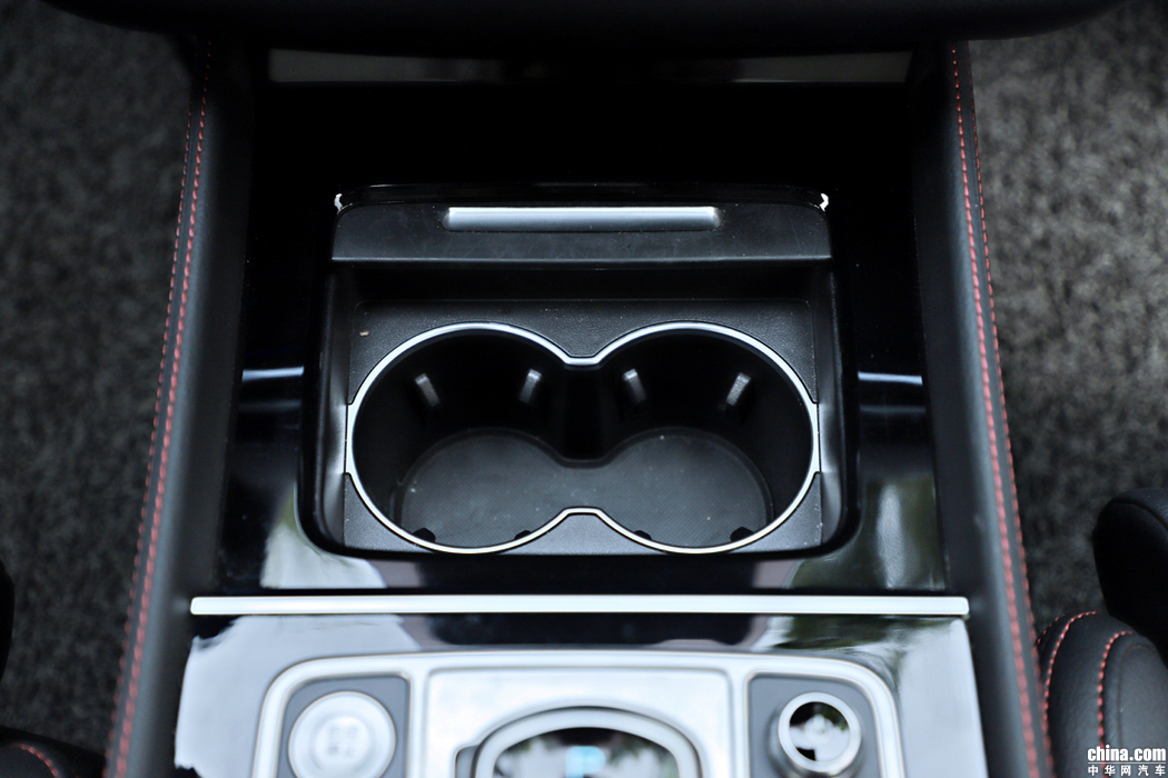 唐新能源 2018款 2.0T 全时四驱智联创世 7座 内饰