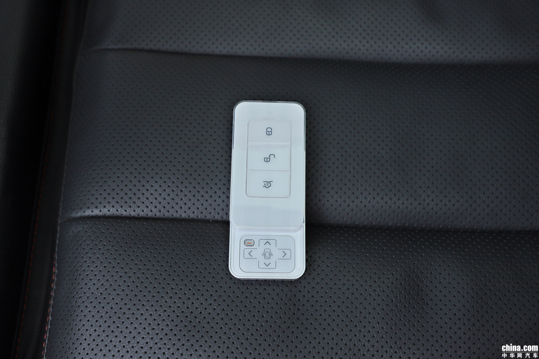 唐新能源 2018款 2.0T 全时四驱智联创世 7座 内饰