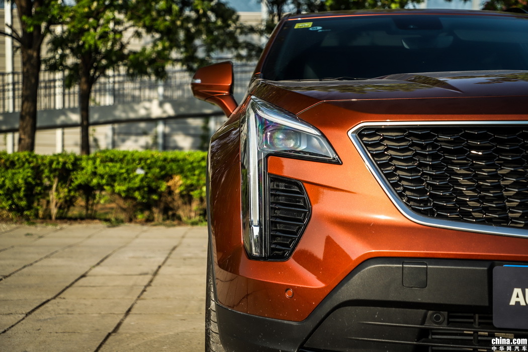 凯迪拉克XT4 2018款 28T 四驱铂金运动 外观