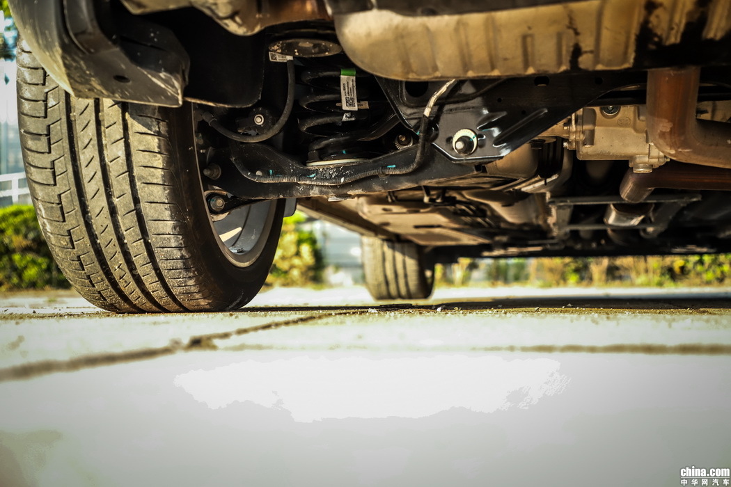 凯迪拉克XT4 2018款 28T 四驱铂金运动 外观