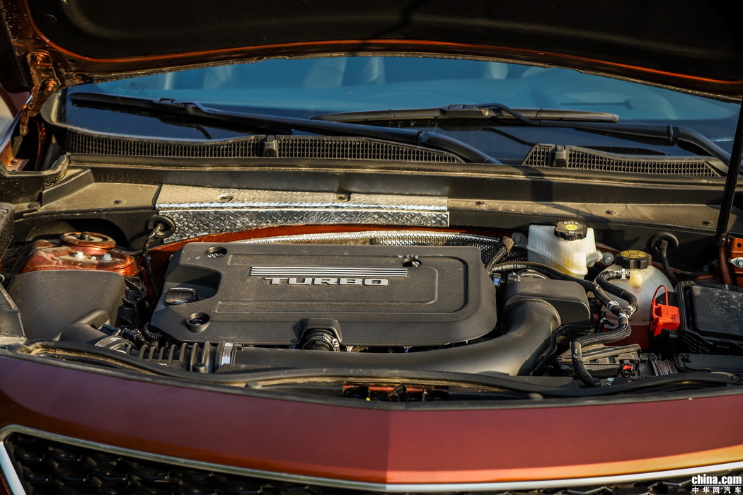 凯迪拉克XT4 2018款 28T 四驱铂金运动 外观