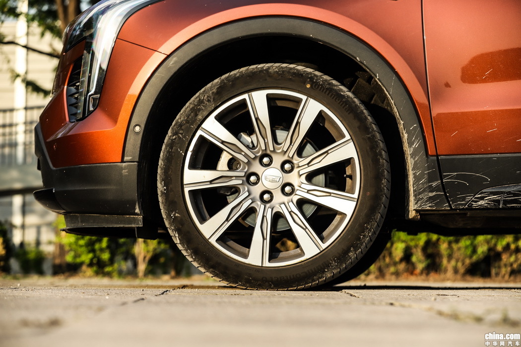 凯迪拉克XT4 2018款 28T 四驱铂金运动 外观