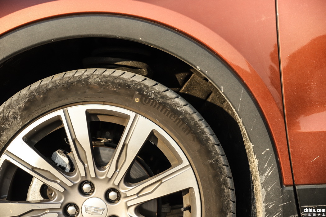 凯迪拉克XT4 2018款 28T 四驱铂金运动 外观