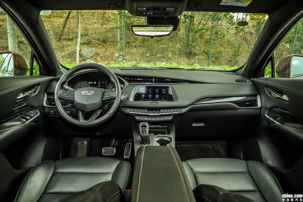 凯迪拉克XT4 2018款 28T 四驱铂金运动 内饰