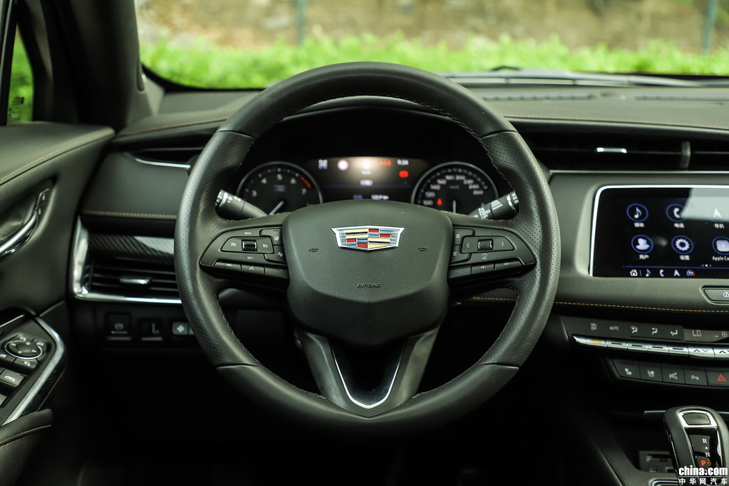 凯迪拉克XT4 2018款 28T 四驱铂金运动 内饰