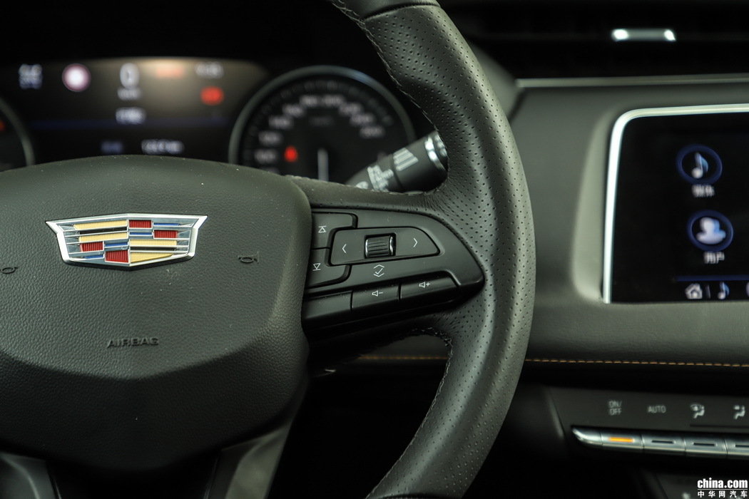 凯迪拉克XT4 2018款 28T 四驱铂金运动 内饰