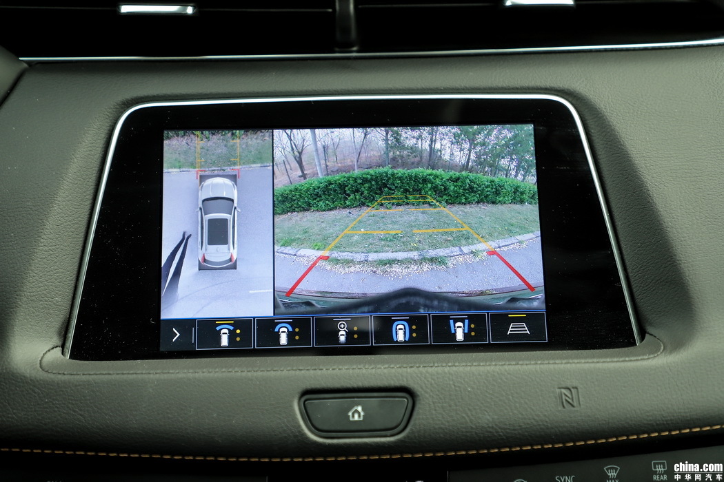 凯迪拉克XT4 2018款 28T 四驱铂金运动 内饰