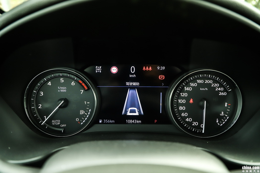 凯迪拉克XT4 2018款 28T 四驱铂金运动 内饰