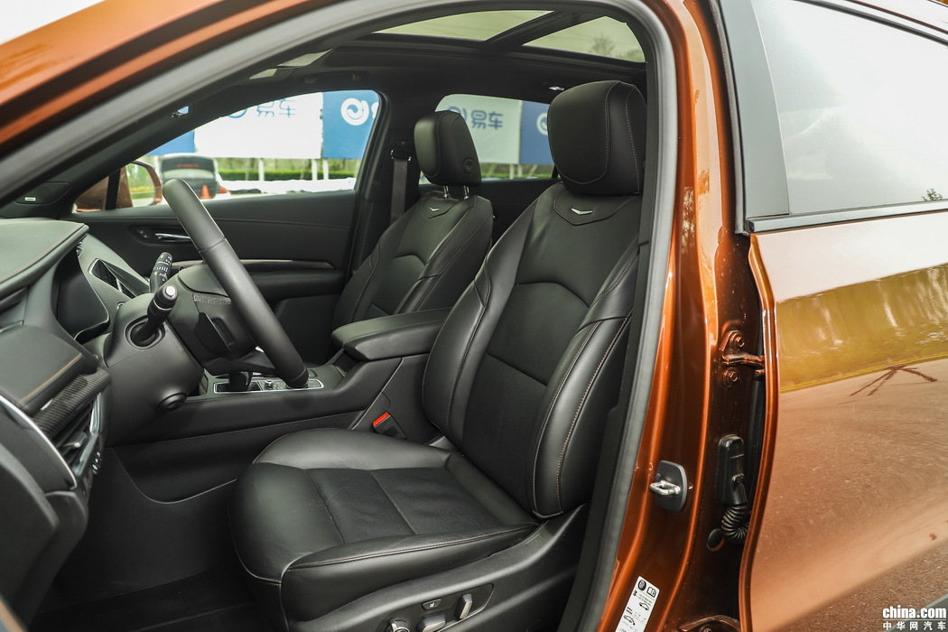 凯迪拉克XT4 2018款 28T 四驱铂金运动 空间