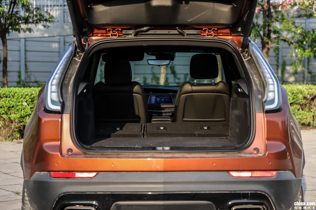 凯迪拉克XT4 2018款 28T 四驱铂金运动 空间