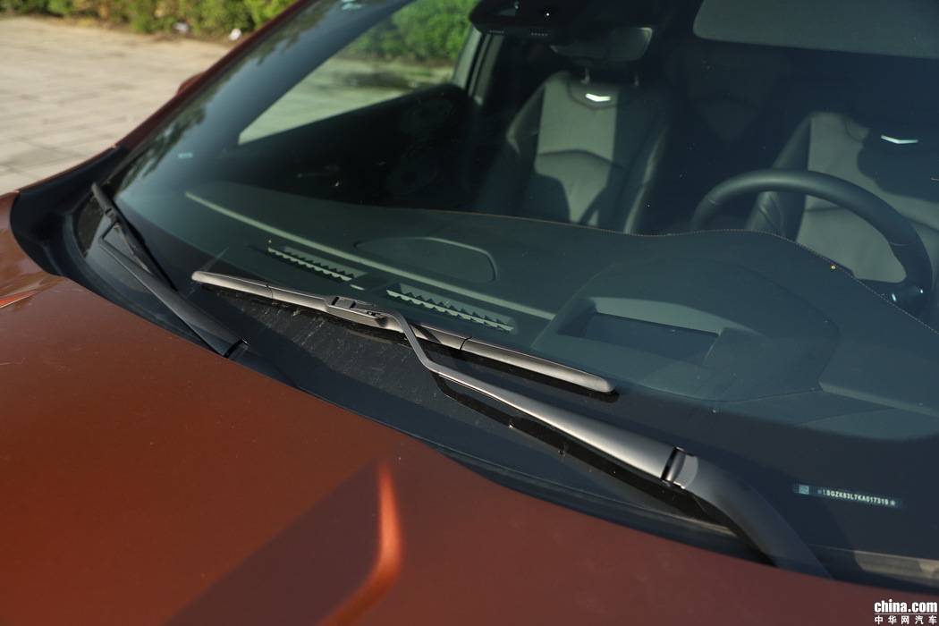 凯迪拉克XT4 2018款 28T 四驱铂金运动 外观