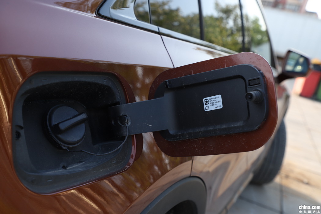 凯迪拉克XT4 2018款 28T 四驱铂金运动 外观