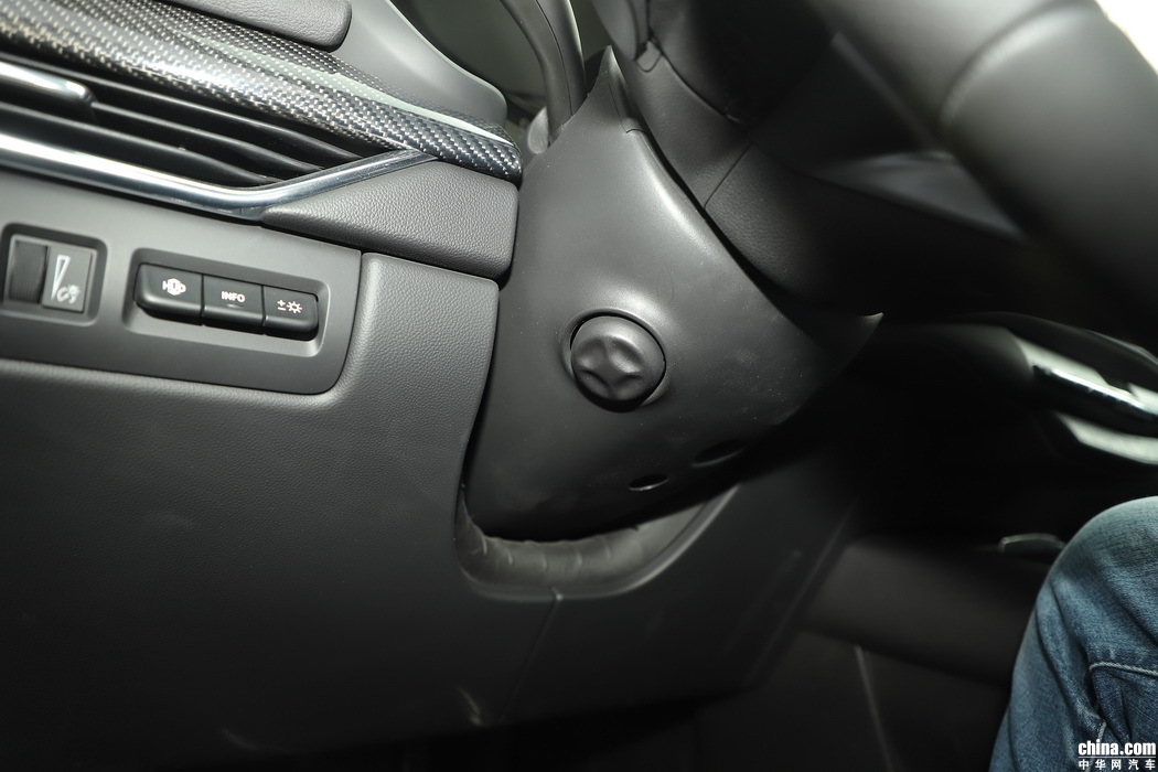 凯迪拉克XT4 2018款 28T 四驱铂金运动 内饰