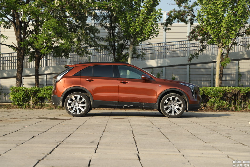 凯迪拉克XT4 2018款 28T 四驱铂金运动 外观