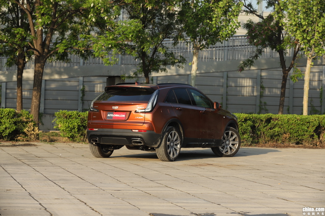 凯迪拉克XT4 2018款 28T 四驱铂金运动 外观