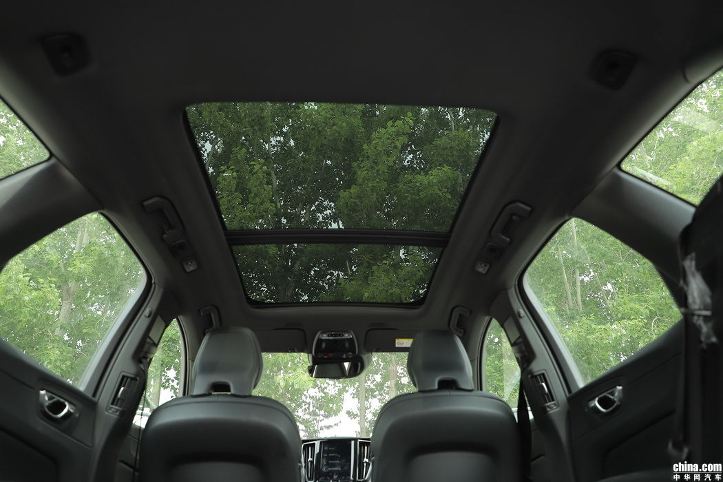 沃尔沃XC60 2019款 T5 四驱智雅运动 内饰