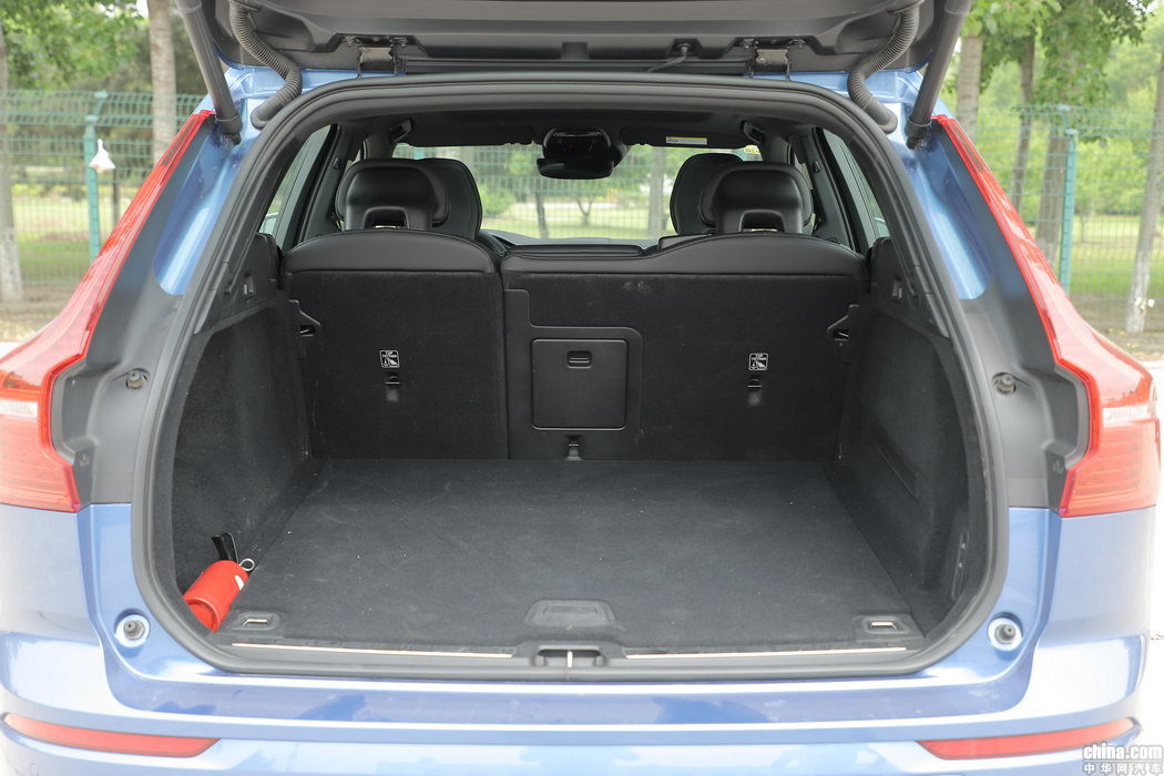 沃尔沃XC60 2019款 T5 四驱智雅运动 空间