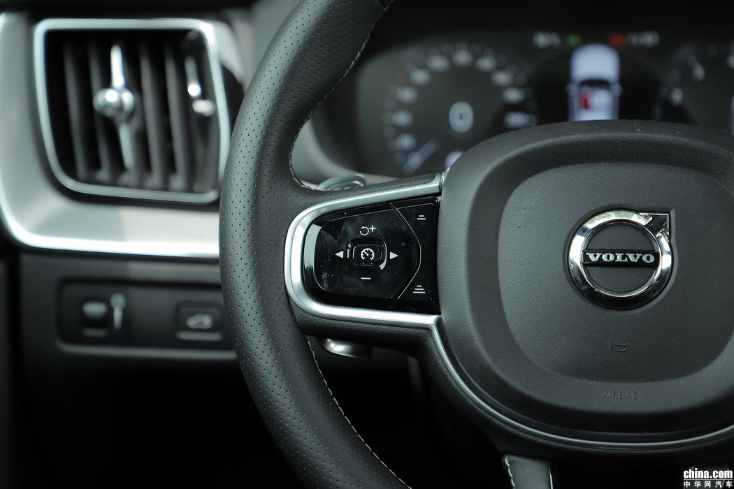 沃尔沃XC60 2019款 T5 四驱智雅运动 内饰
