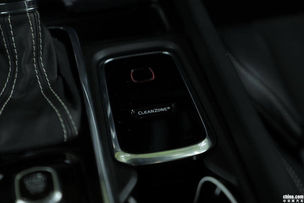 沃尔沃XC60 2019款 T5 四驱智雅运动 内饰