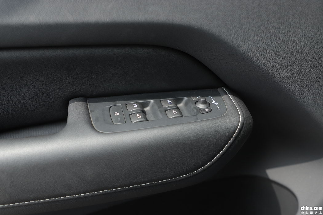 沃尔沃XC60 2019款 T5 四驱智雅运动 内饰