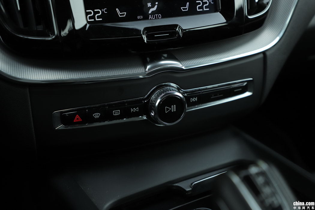 沃尔沃XC60 2019款 T5 四驱智雅运动 内饰