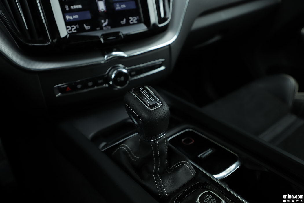沃尔沃XC60 2019款 T5 四驱智雅运动 内饰