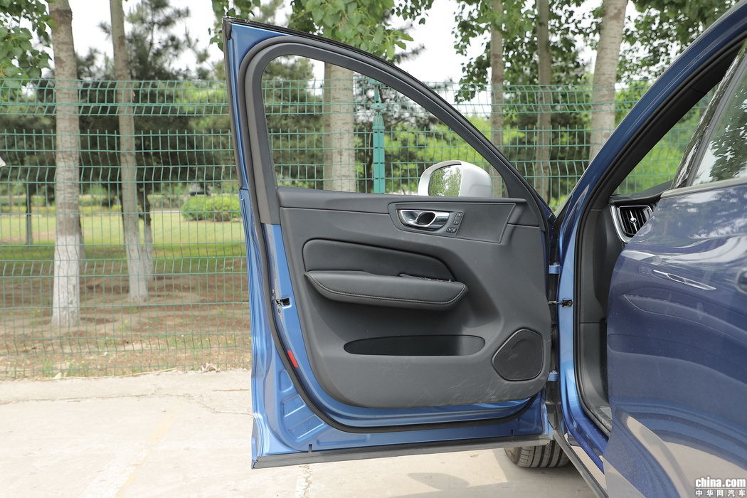 沃尔沃XC60 2019款 T5 四驱智雅运动 内饰