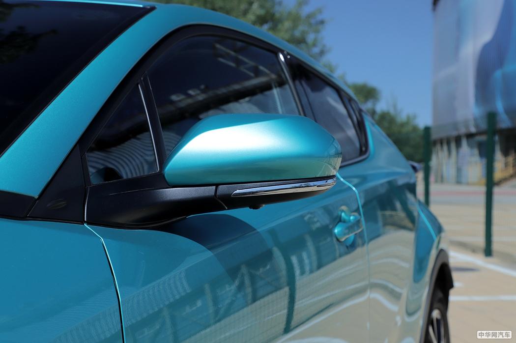 丰田C-HR 2018款 2.0L  外观