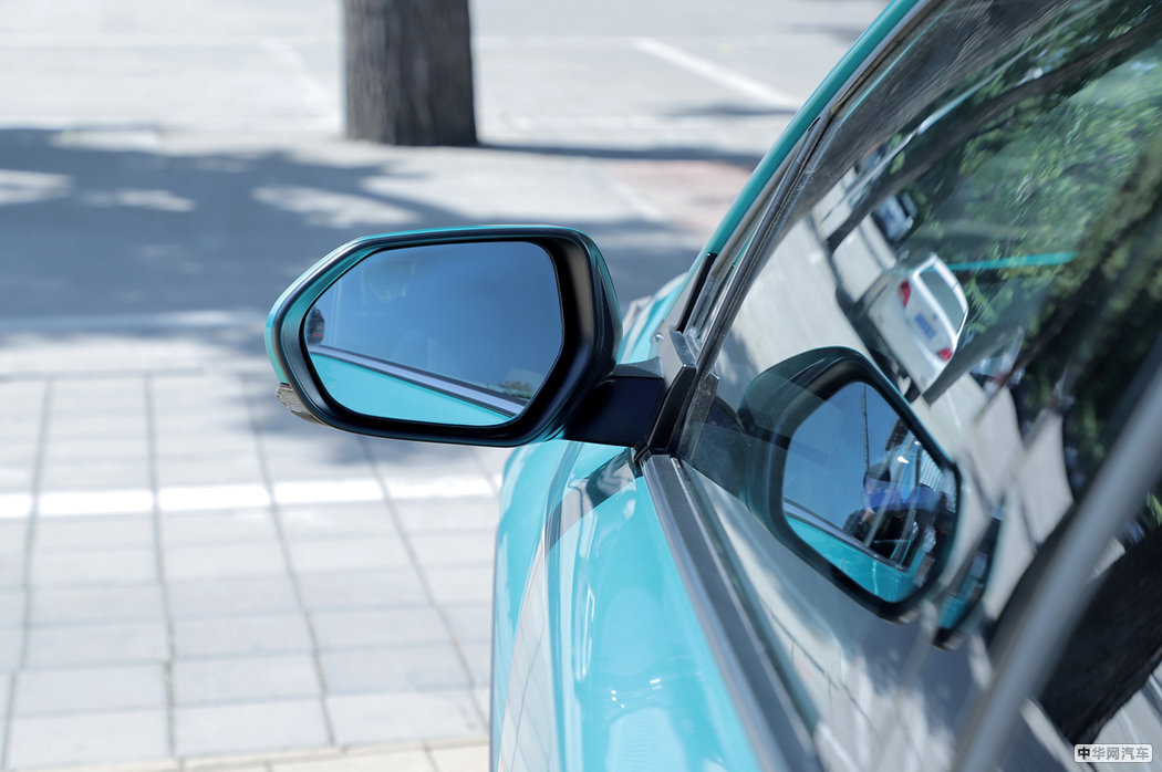 丰田C-HR 2018款 2.0L  外观