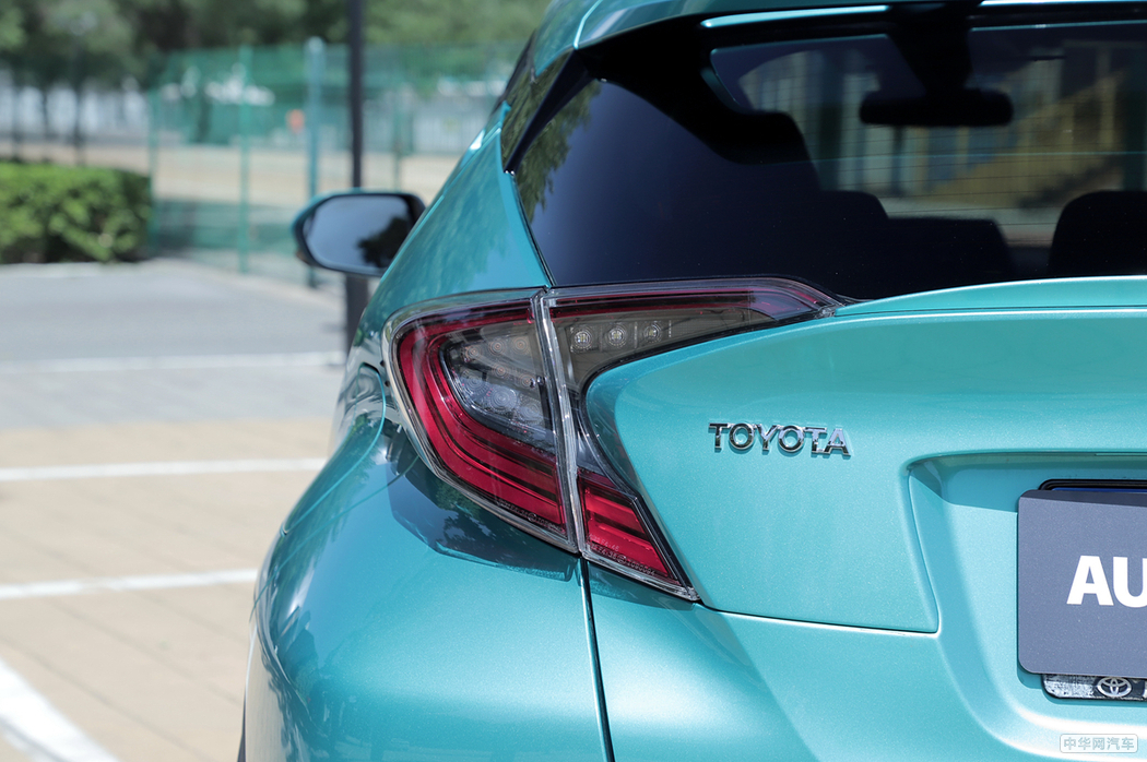 丰田C-HR 2018款 2.0L  外观