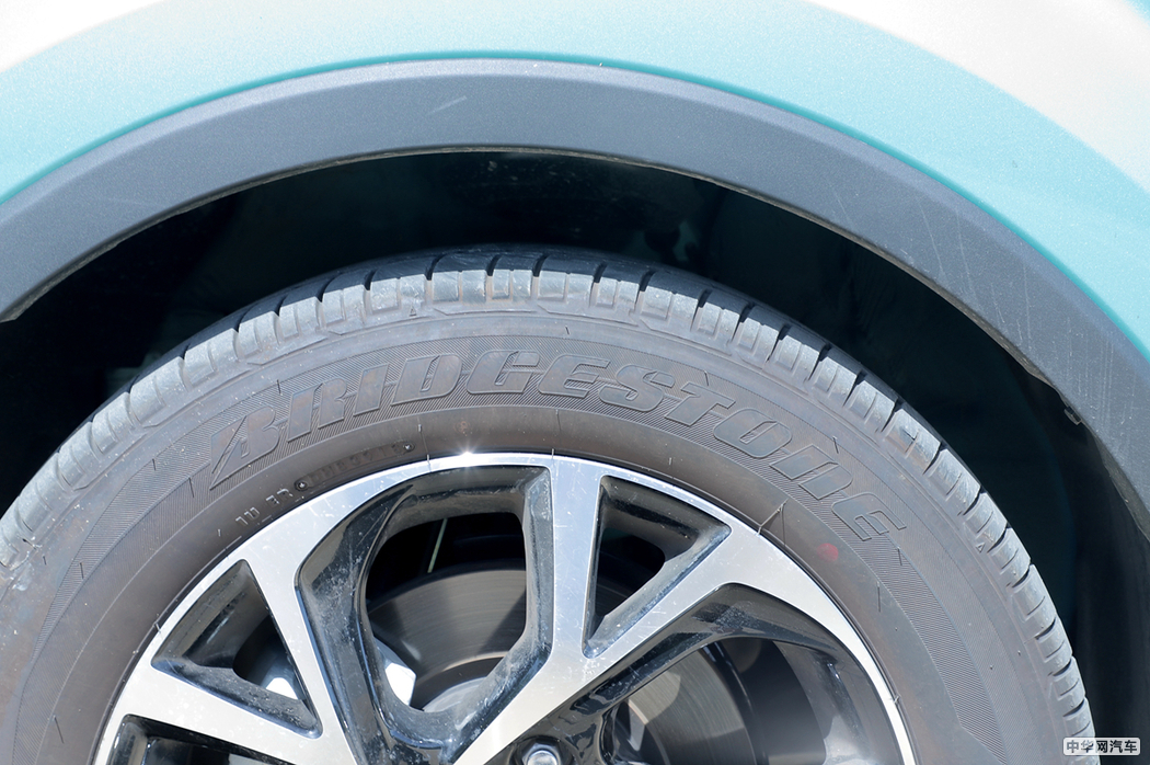 丰田C-HR 2018款 2.0L  外观