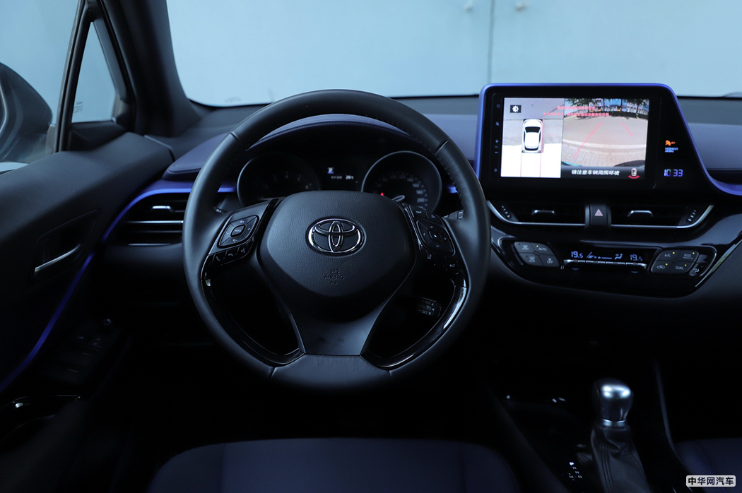 丰田C-HR 2018款 2.0L  内饰