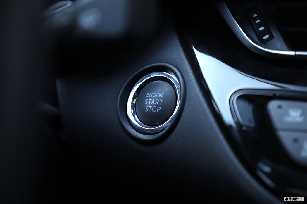 丰田C-HR 2018款 2.0L  内饰