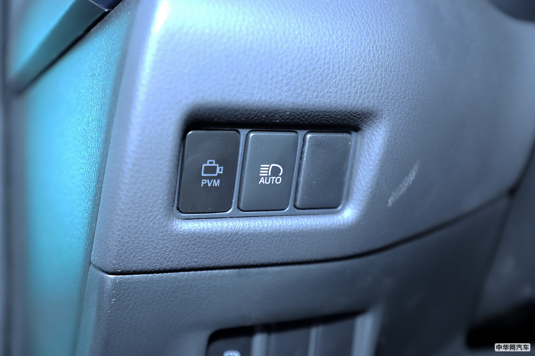 丰田C-HR 2018款 2.0L  内饰