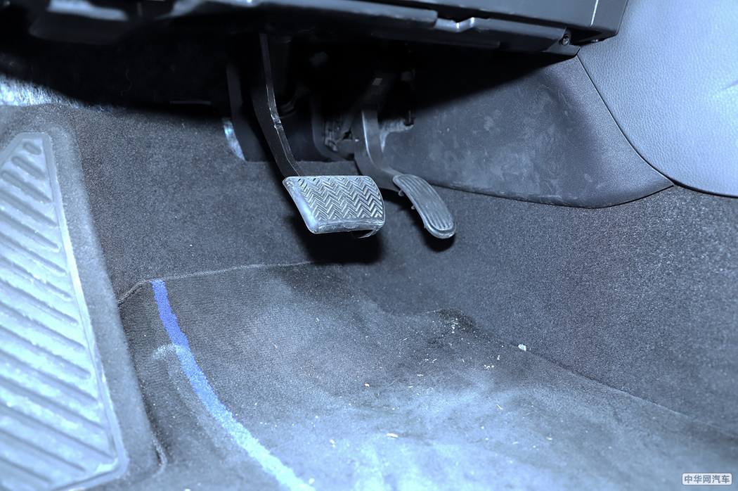 丰田C-HR 2018款 2.0L  内饰