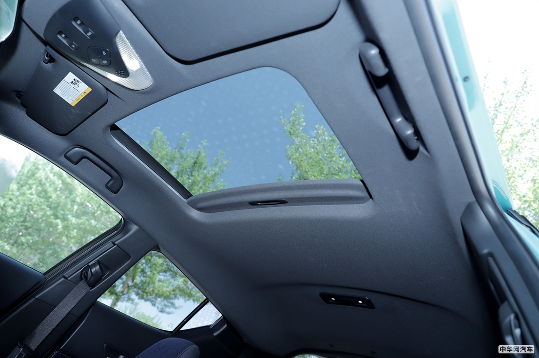 丰田C-HR 2018款 2.0L  内饰