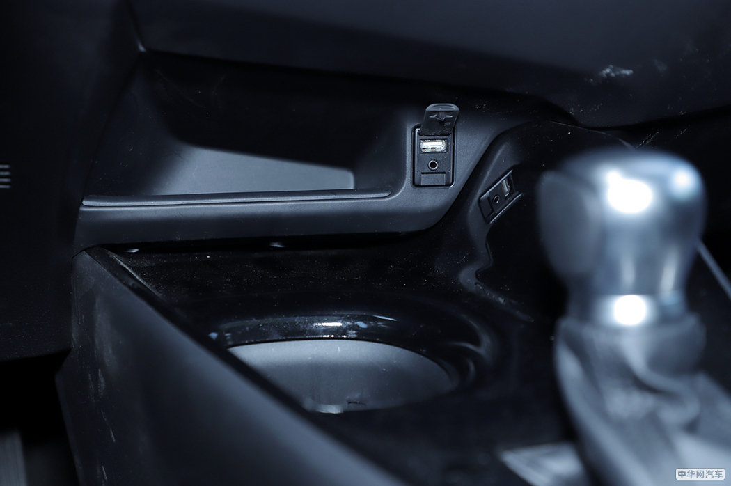 丰田C-HR 2018款 2.0L  内饰