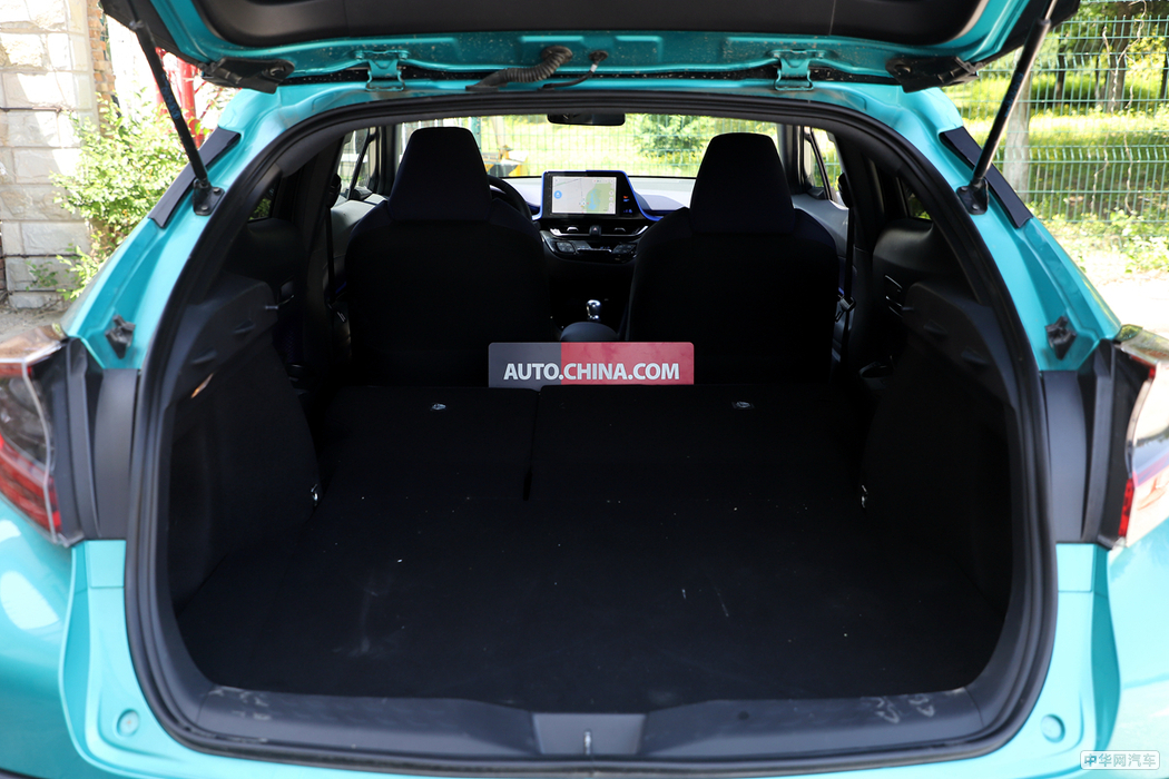 丰田C-HR 2018款 2.0L  空间