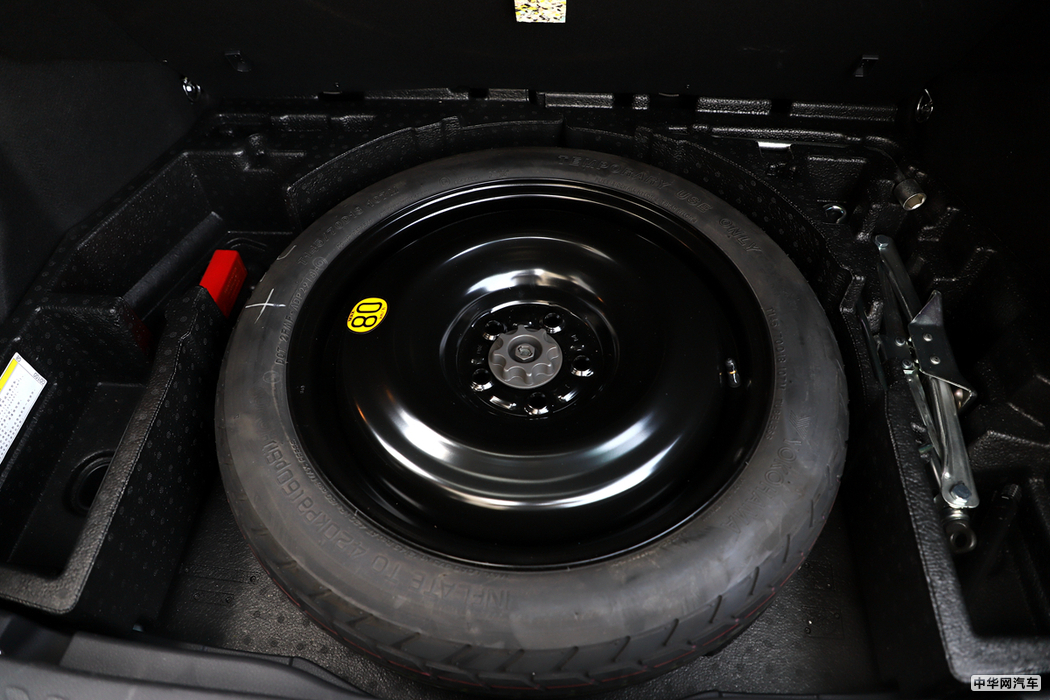 丰田C-HR 2018款 2.0L  空间