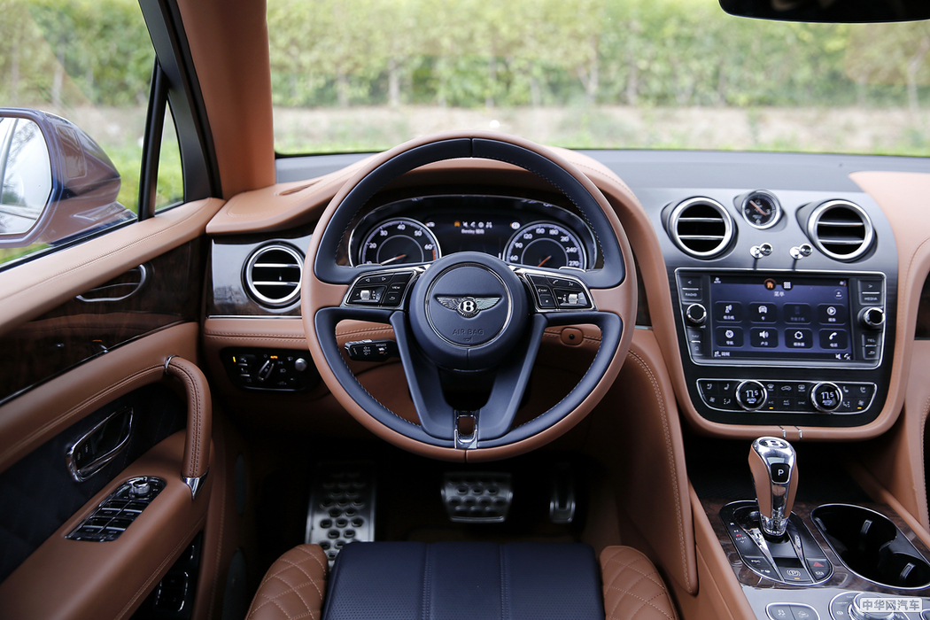 添越  2017款 6.0T  内饰