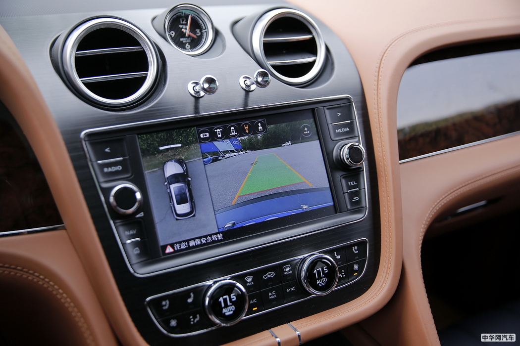 添越  2017款 6.0T  内饰