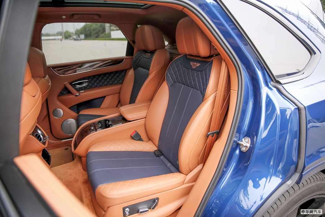 添越  2017款 6.0T  空间