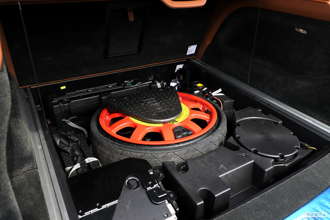 添越  2017款 6.0T  空间